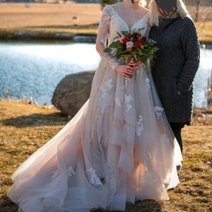 Essence of Australia D2186 Long-Sleeve Wedding Dress